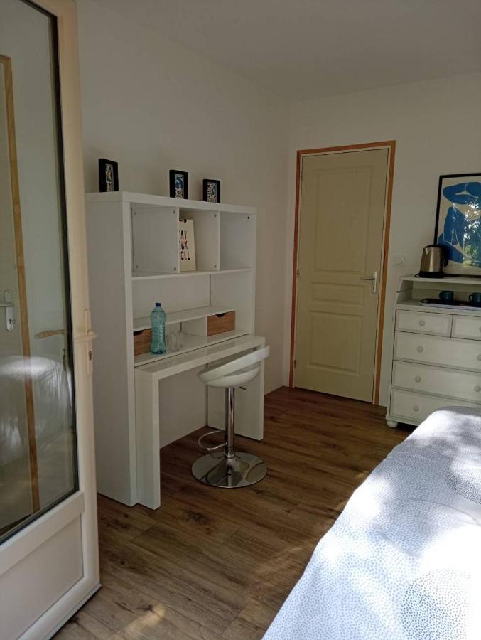 Chambre Au Calme Entouree Par La Nature. Saint-Leon-sur-Vezere Exterior foto